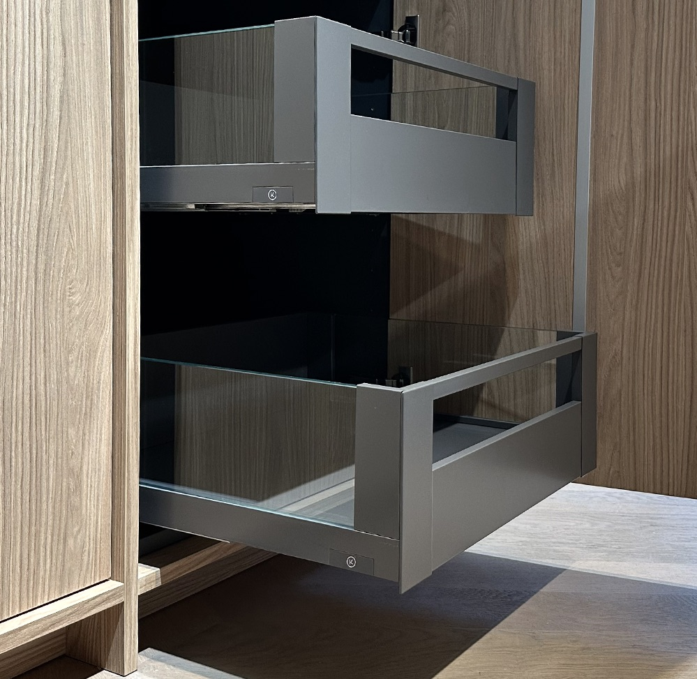 blum-legrabox-binnenlade-hoog-model-voor-kasten-met-uitstekende-panelen